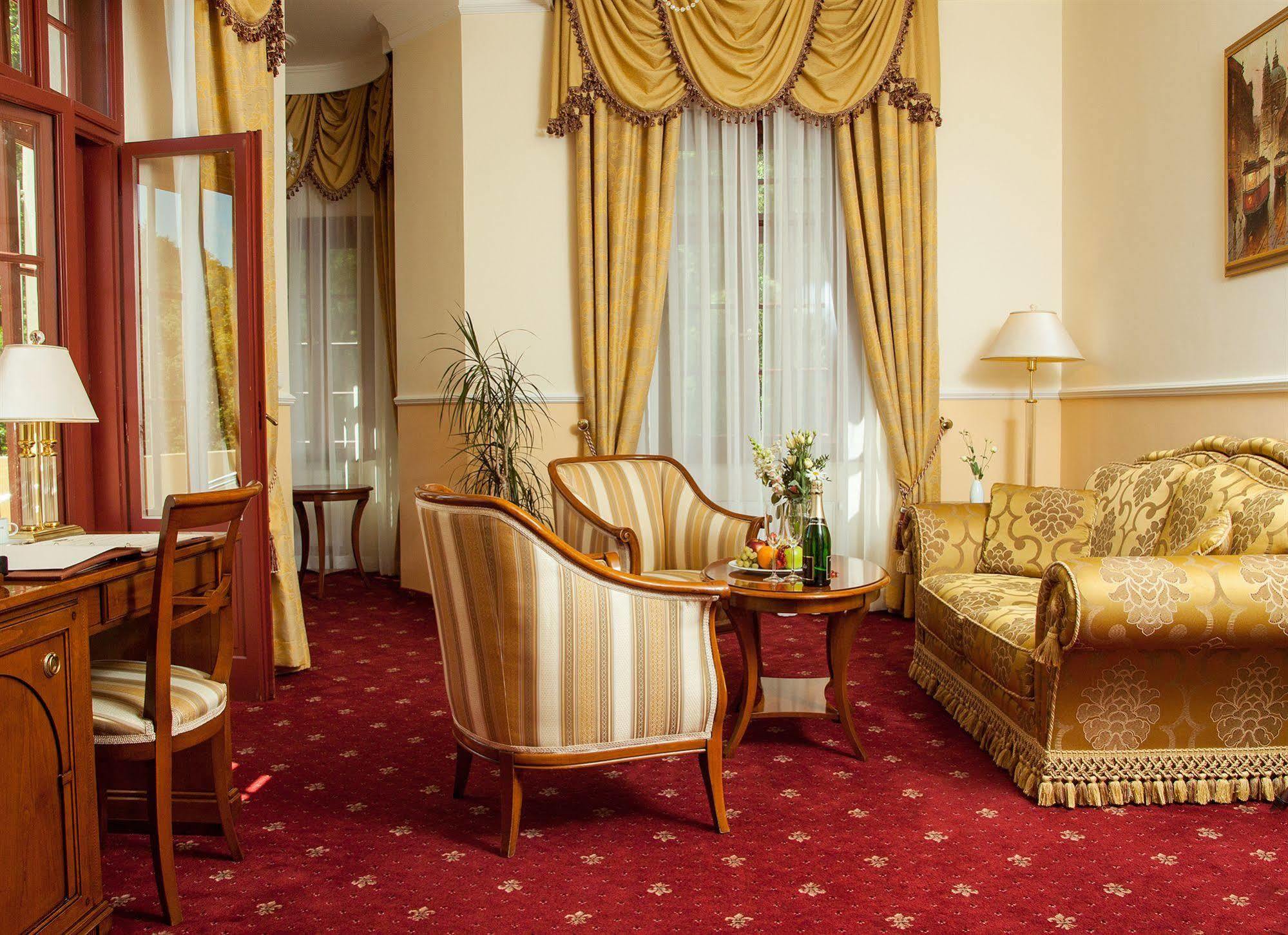 Villa Ritter カルロヴィ・ヴァリ エクステリア 写真